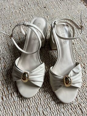 Steve Madden Ivory Leather Bow Heel Sandals with Gold Accent